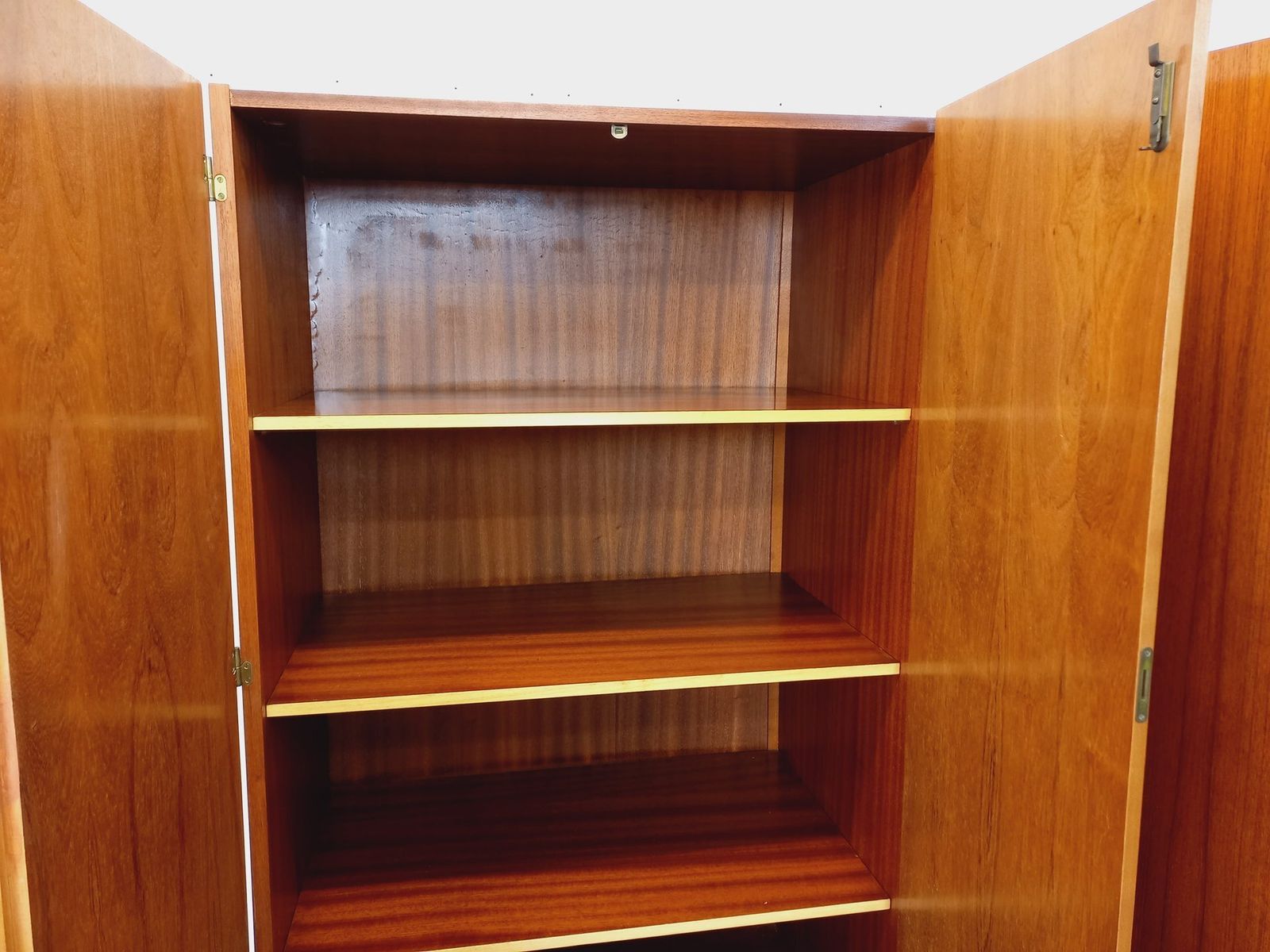 2523.0 Scandinavian Wardrobe With 4 Teak Doors photo