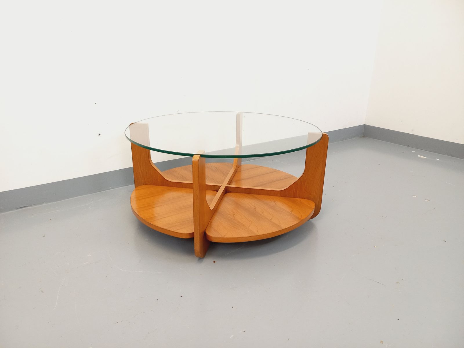 Hugues Poignant Round Coffee Table In Teak And Glass