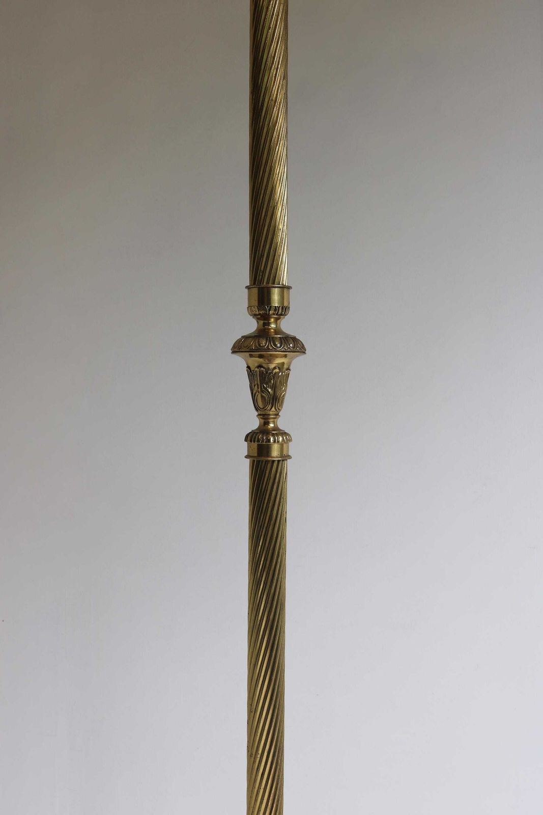 Mid Century Ornate Brass Free Standing Hall Tree – 1960s Italian Vintage Golden Coat Rack Entryway Antique Style Twisted Column photo 905.0