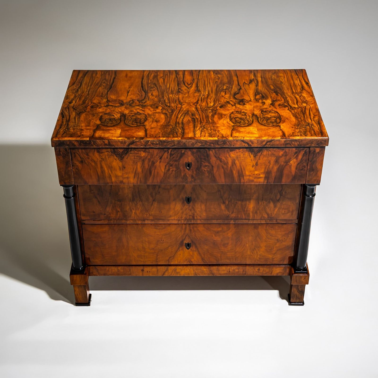 photo furniture Biedermeier Chest Of Drawers In Walnut, German, Circa 1820