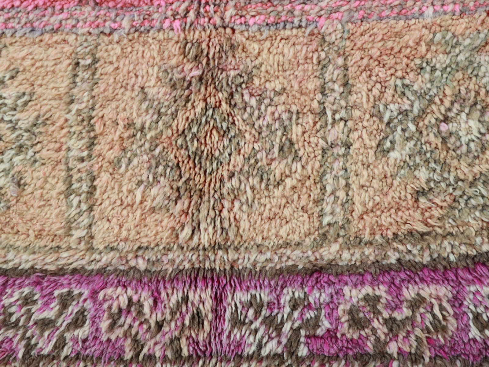 Alennas Vintage Moroccan Rug 6'0" X10'5" photo vintage