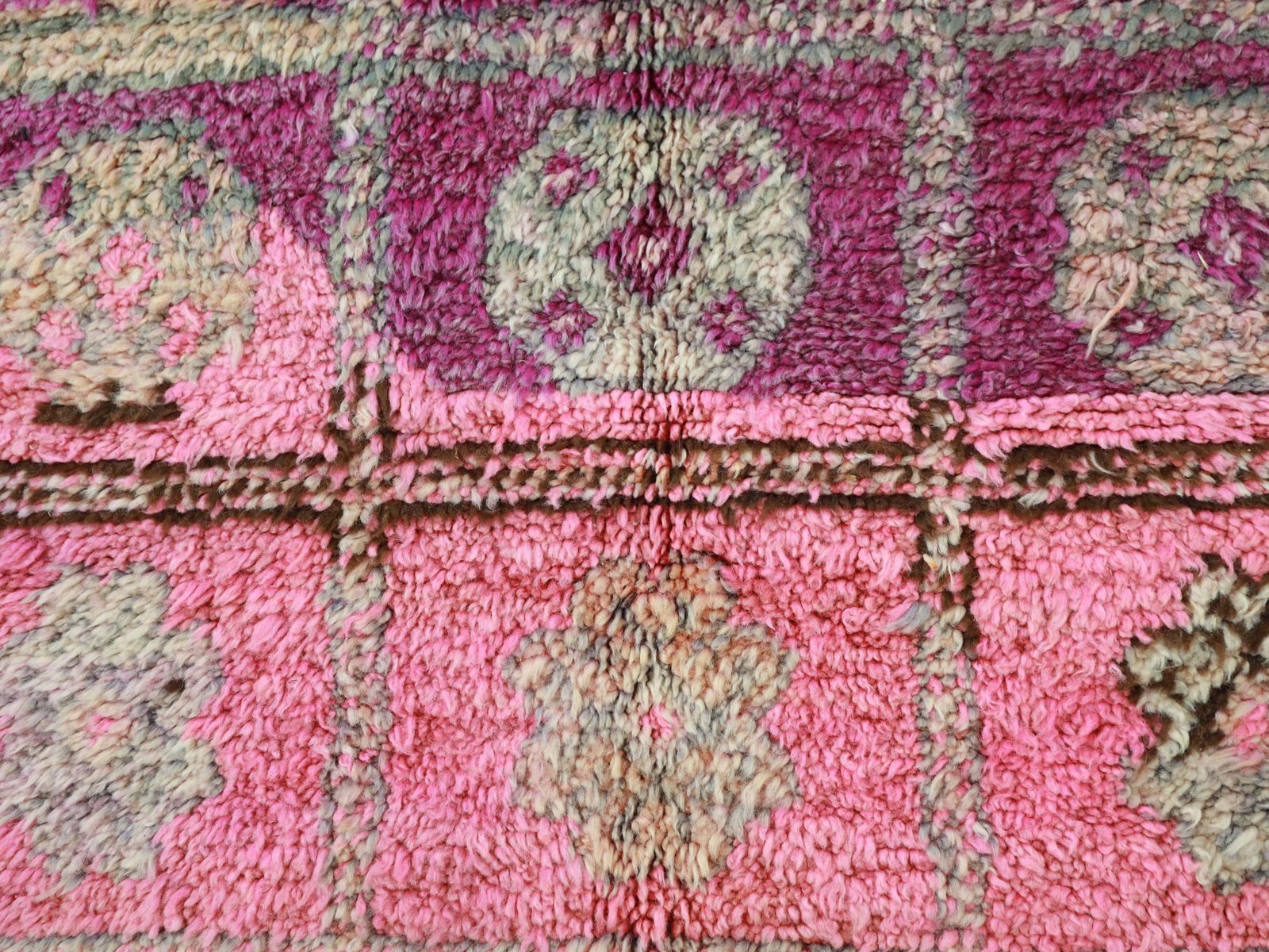 photo furniture Alennas Vintage Moroccan Rug 6'0" X10'5"