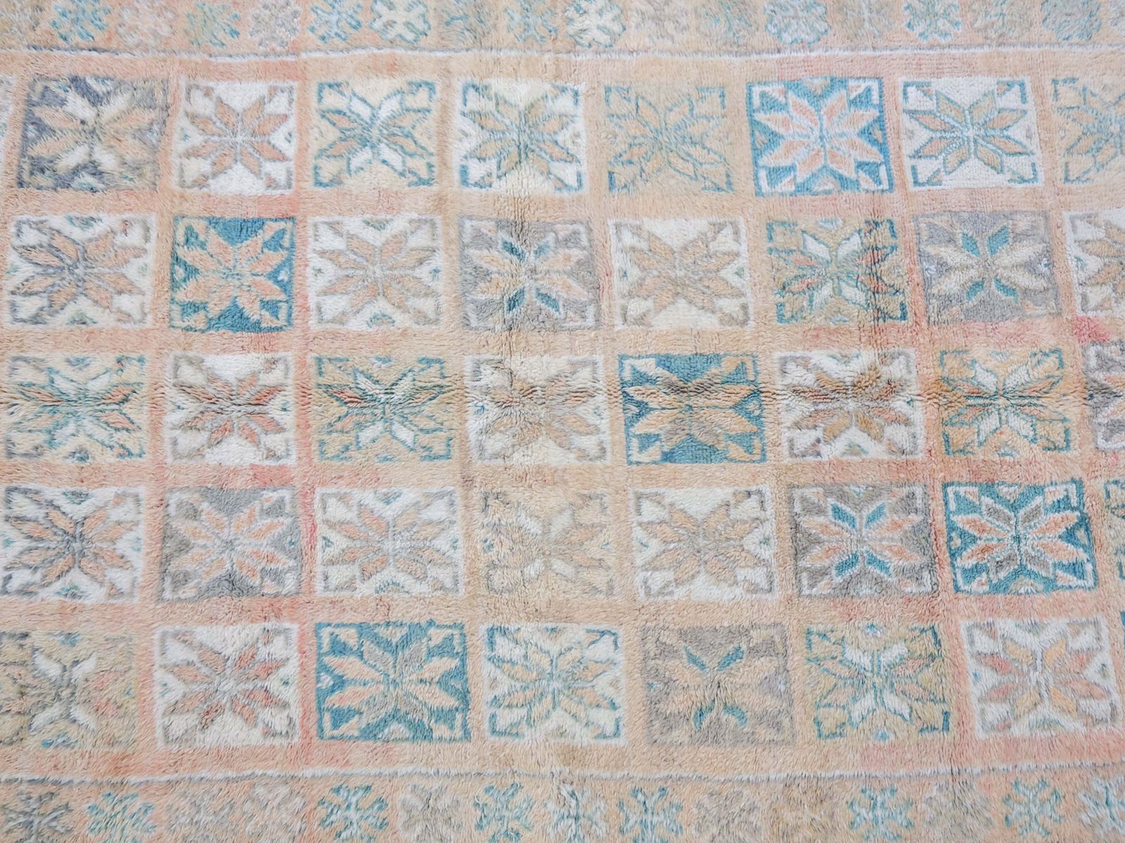 Kalismo Vintage Moroccan Rug 5'5" X 8'1" photo furniture