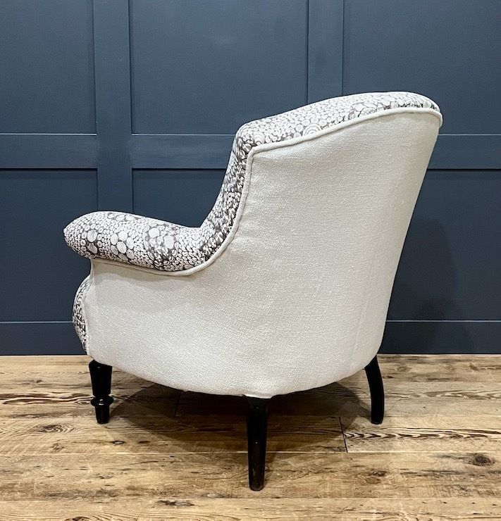 An Antique French Napoleon III Crapaud Tub Chair photo 1435.0