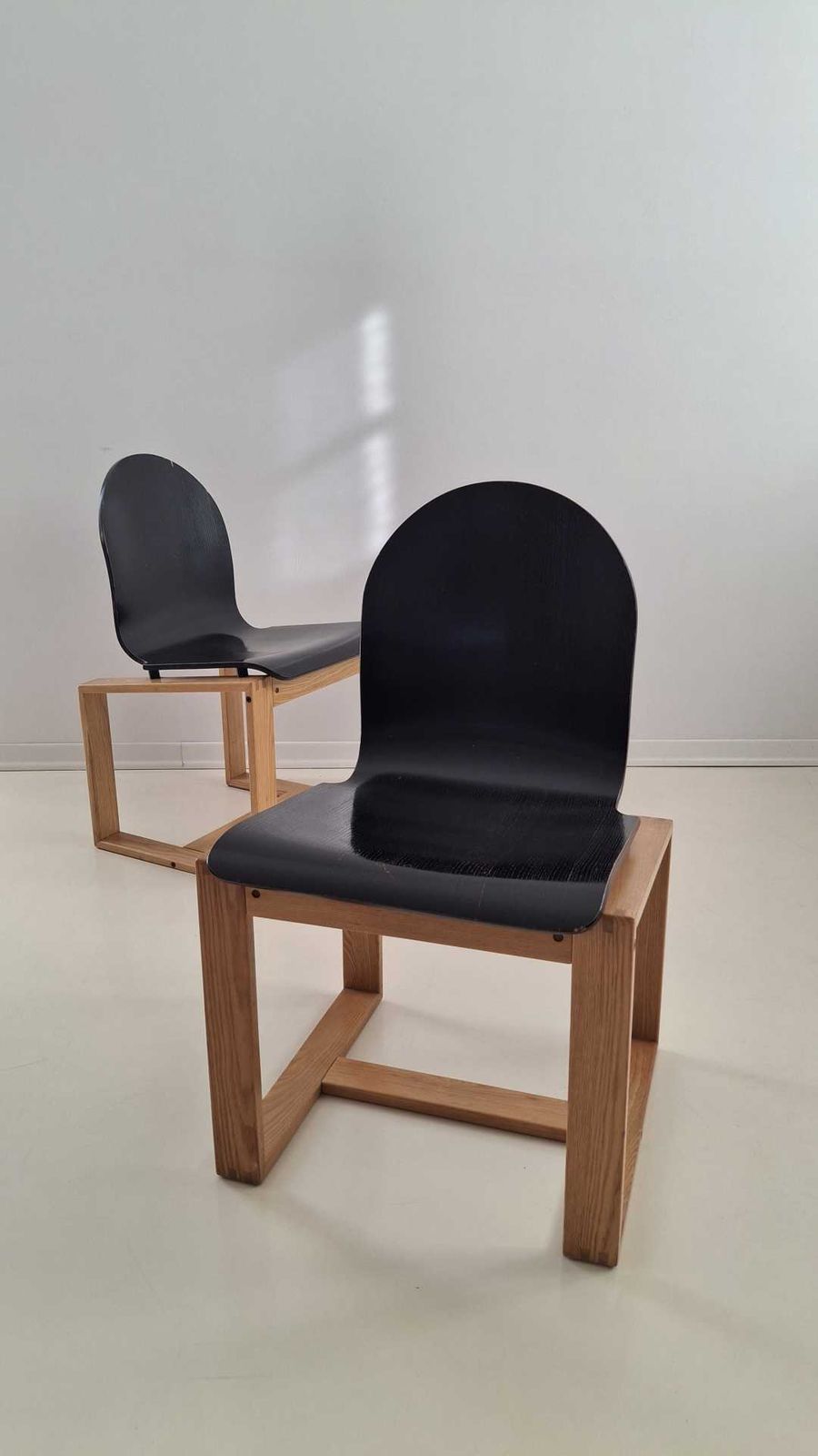 1828.0 Italian Minimalist Bentwood Chairs, 1970s photo