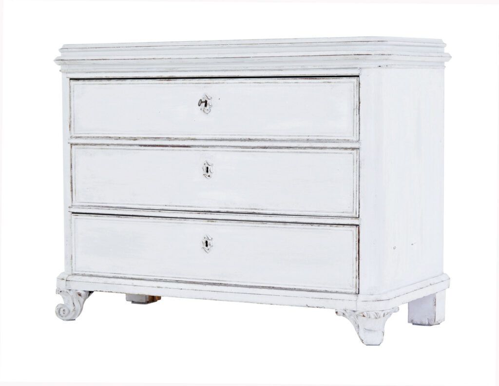 Swedish 19th Century Painted Chest Of Drawers photo vinterior