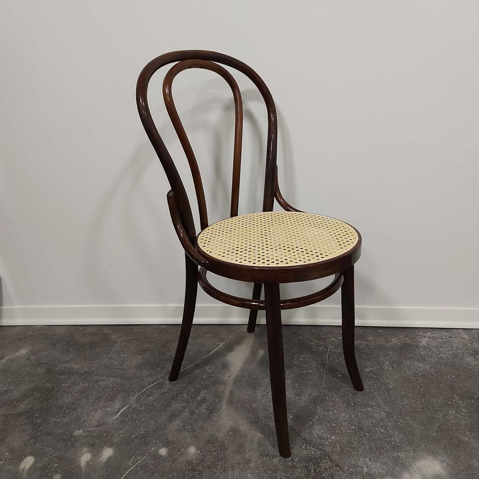 photo vintage Thonet Dining Chair No. 18 “Wide” 1970s, 1 Of 6