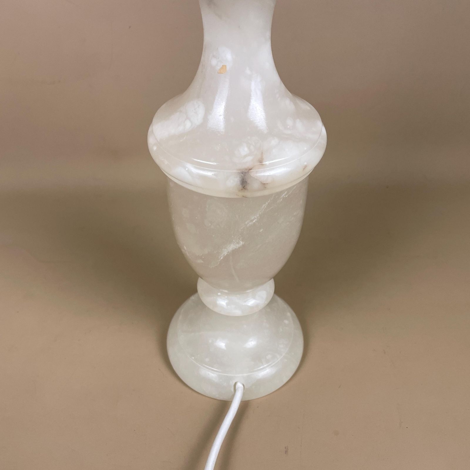 Antique Onyx Marble Lamp Light Cream Gold Brass Top Bedside Side Table Desk Marbled Patterned Vintage Downton Stone Heavy Classic Natural photo vintage