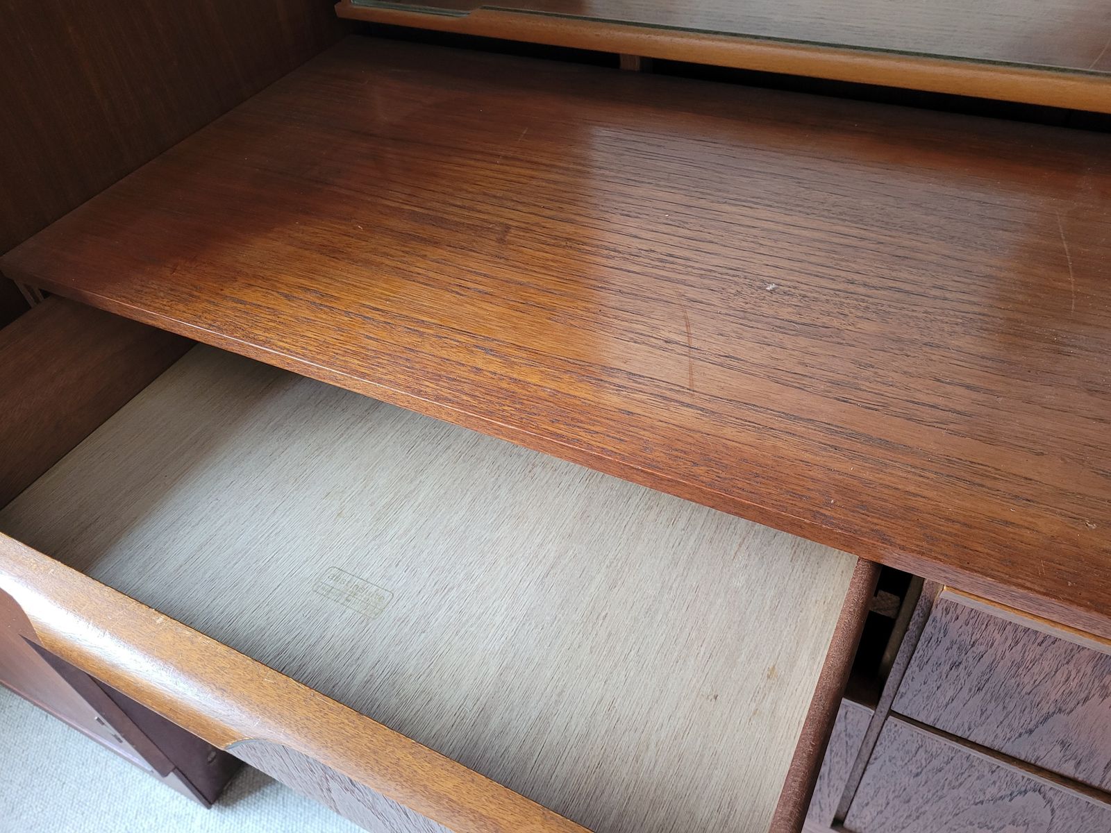 Austin Suite 4 Drawer Dresser With Mirror photo for sale