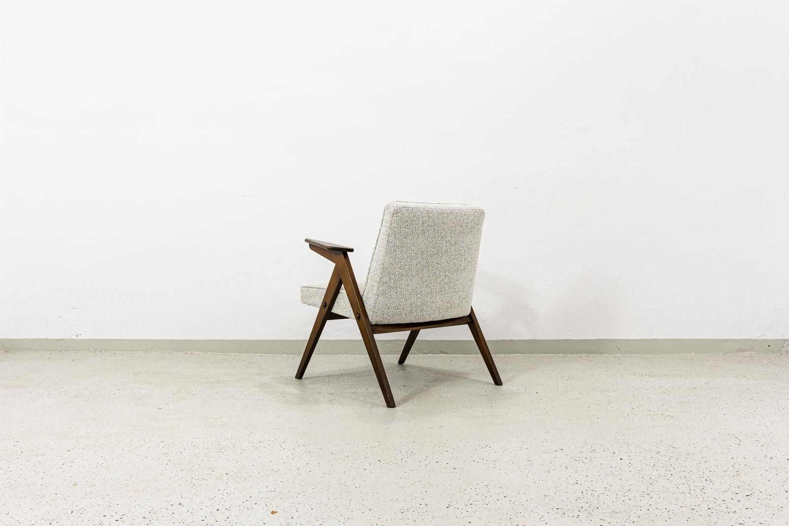 Armchair “Bunny” Type 300 177, Poland, 1970’s photo vinterior