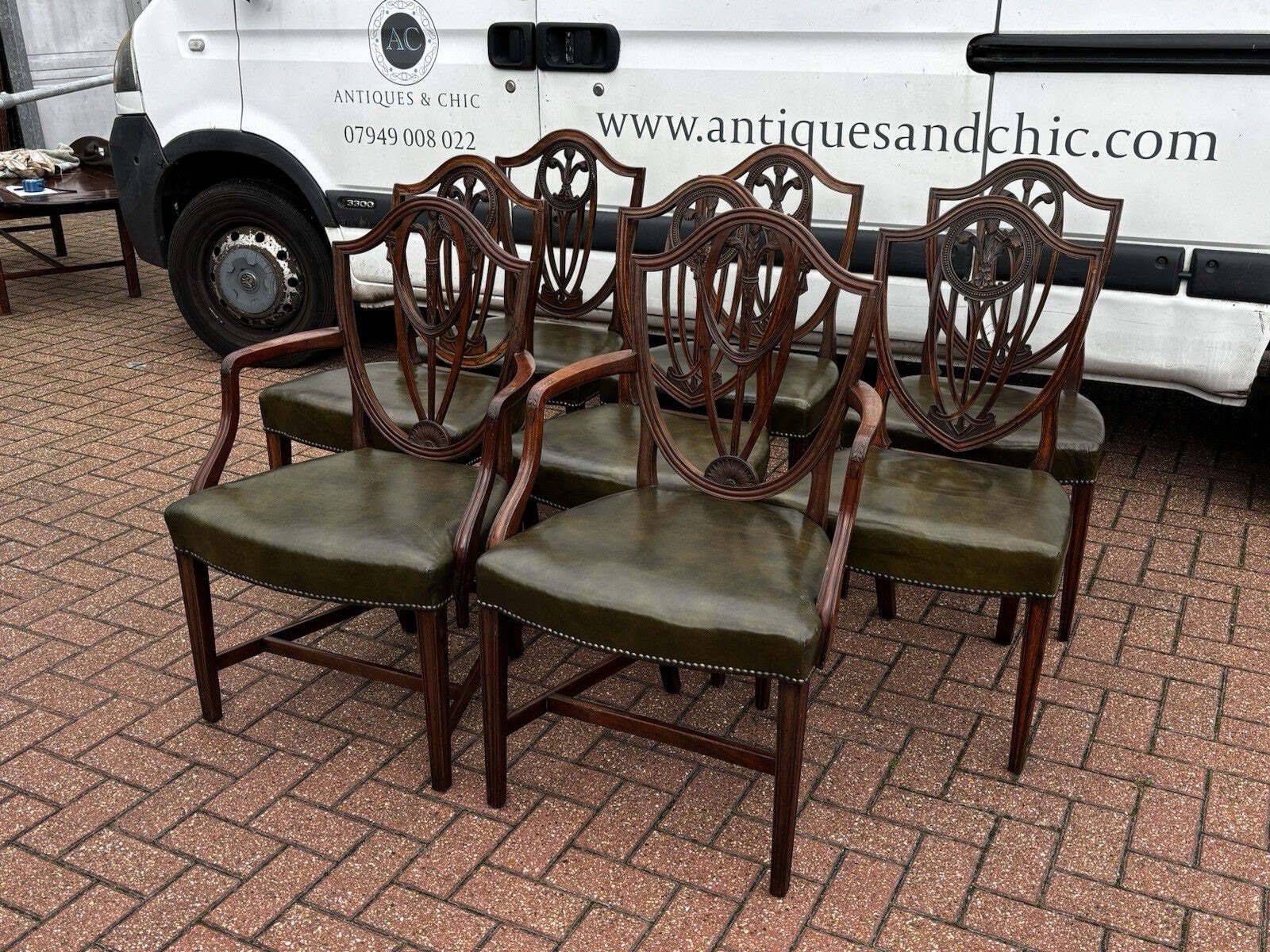 8 Hepplewhite Dining Chairs. Green Leather Upholstery. Prince Of Wales Feathers photo vinterior