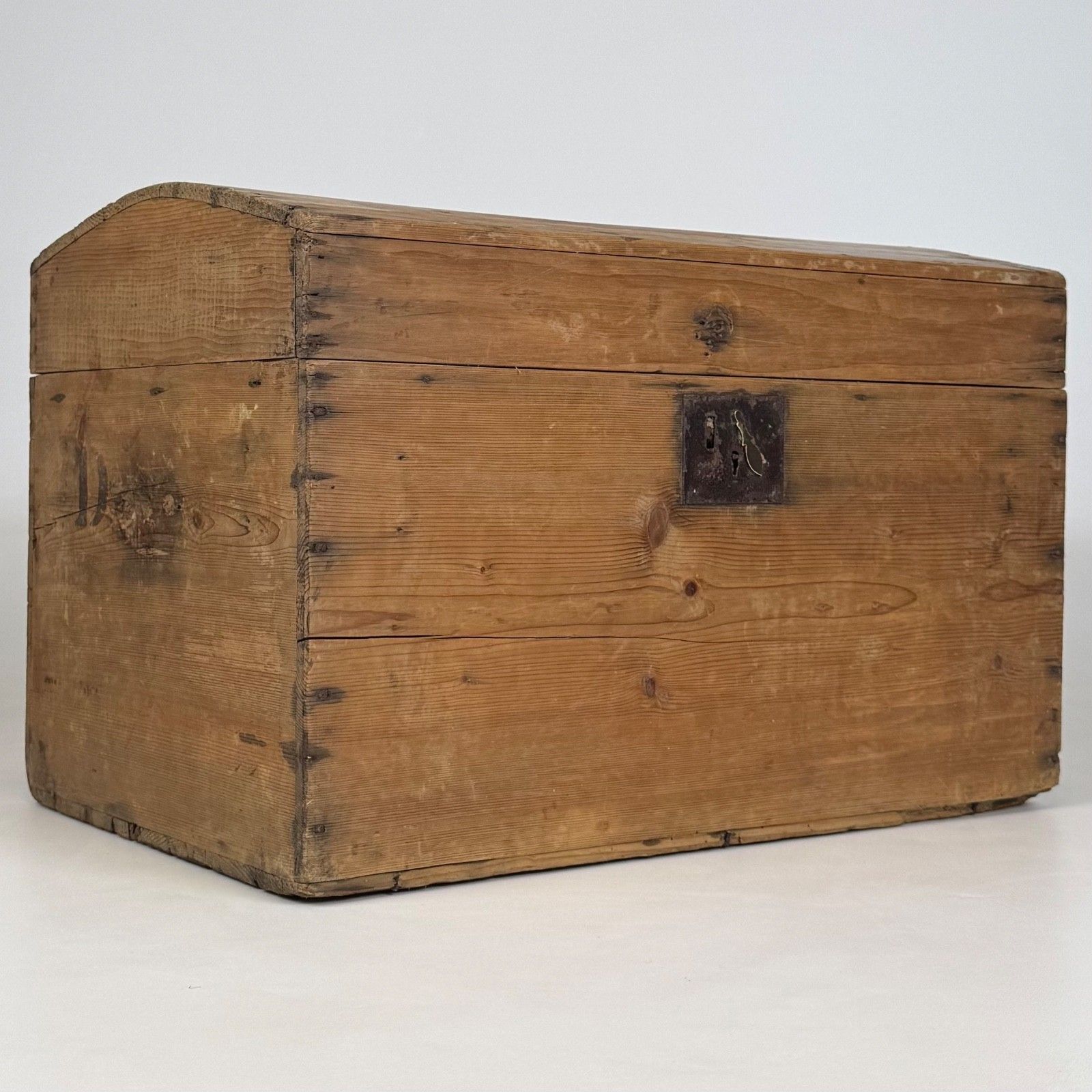 Antique 19th Century Rustic Dome Top Trunk In Pine photo vintage