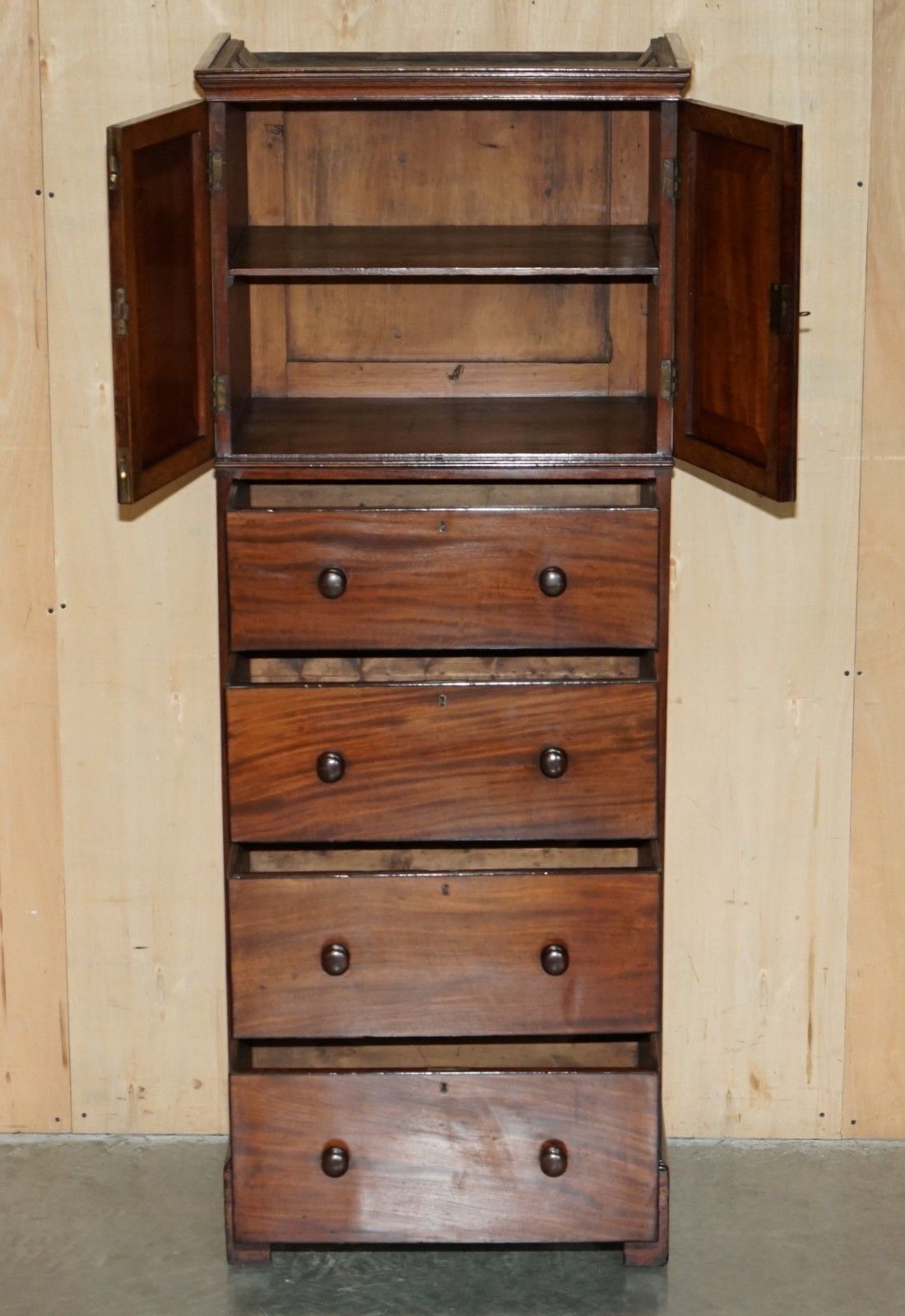 photo vinterior Pair Of Castle Howard Antique 1840 Mahogany Tallboy Chest Of Drawers Cupboards