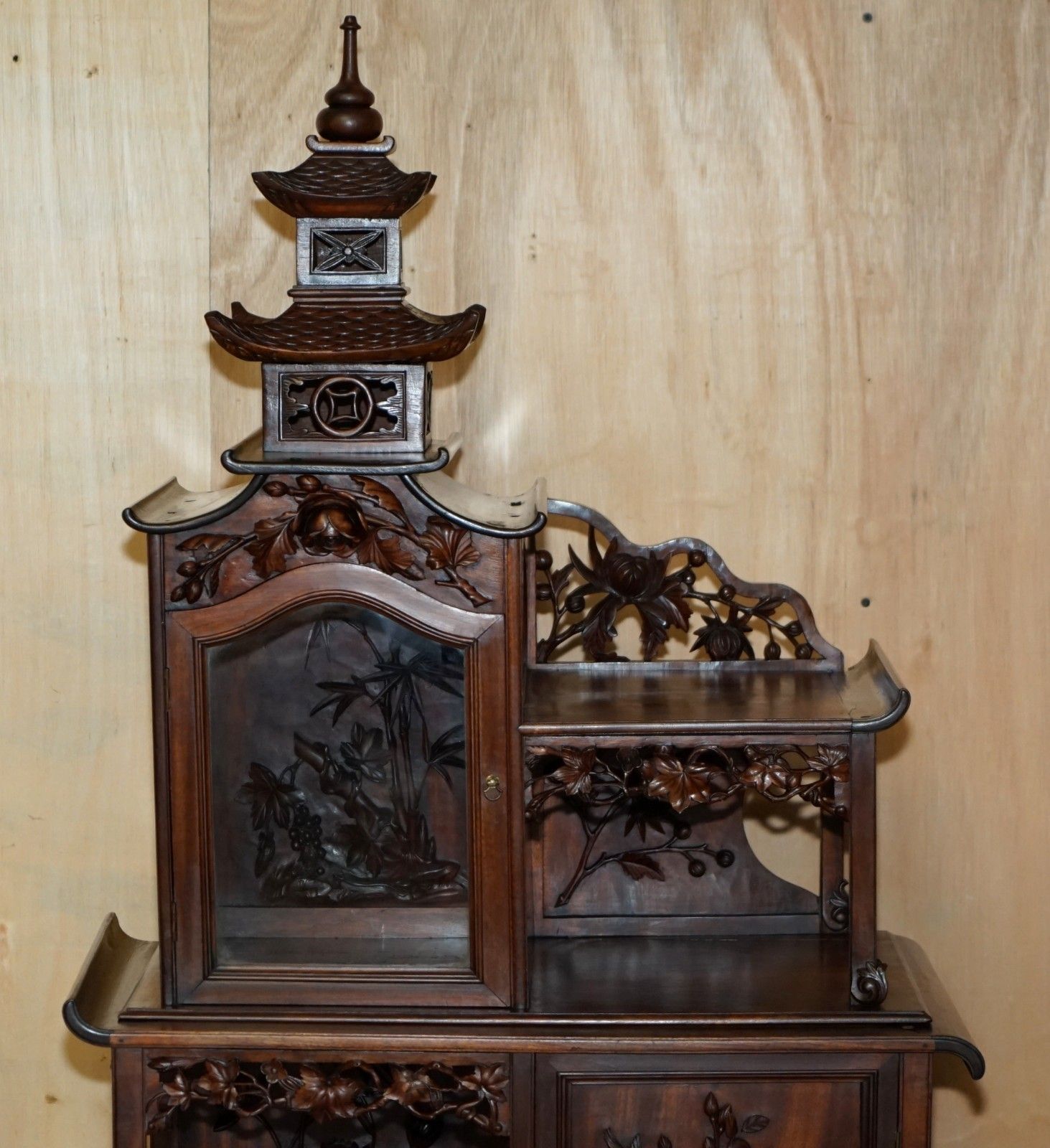 Sublime Antique Chinese Circa 1900 Pagoda Top Display Case Bookcase Cabinet photo vinterior