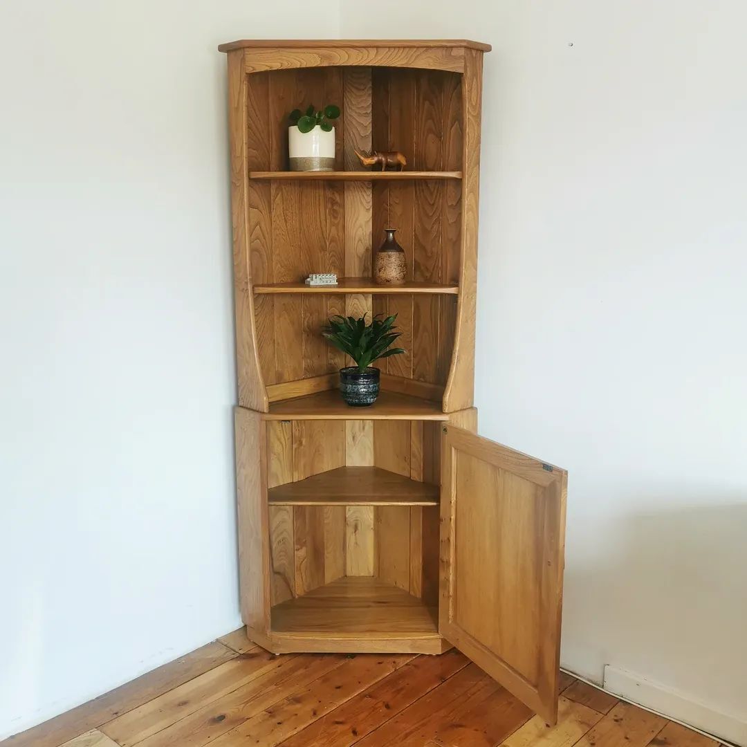 Ercol Windsor Corner Unit Cabinet 743c  £245  Lovely Ercol Windsor Corner Unit, Model No 743c photo furniture