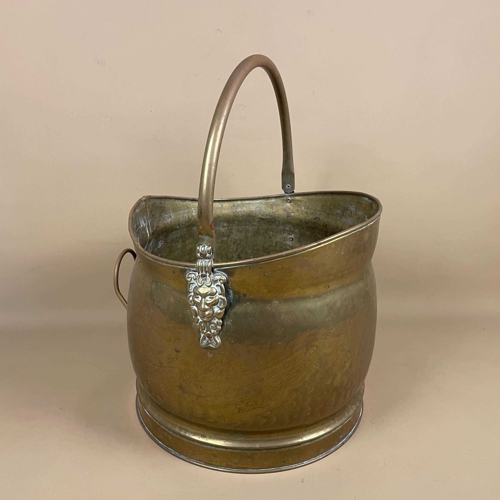Antique Metal Gold Brass Coal Bucket Handle Fireside Fire Side Scuttle Log Helmet Farmhouse Cottage Aged Patina Vintage Fireplace Lion Faces photo vinterior