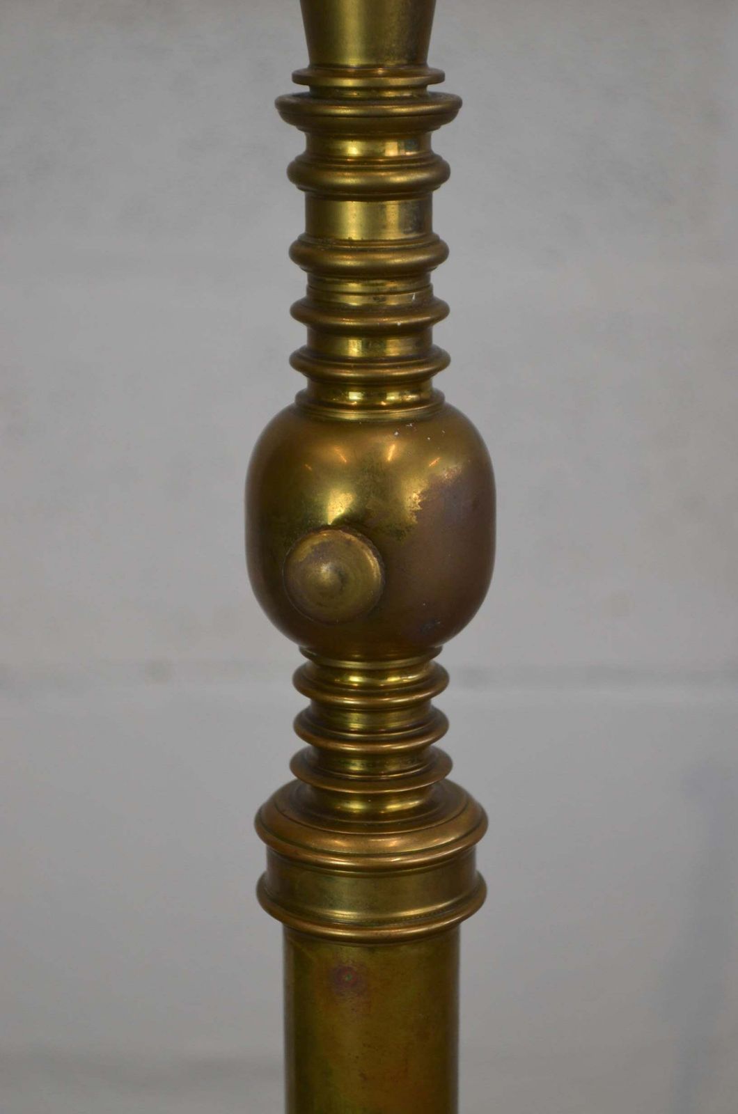 An Edwardian Brass & Iron Telescopic Standard Lamp photo Lighting