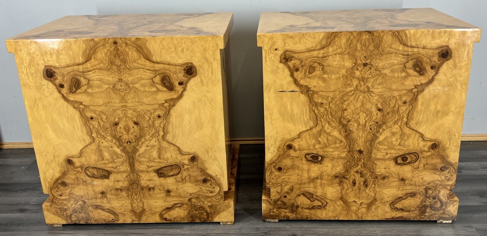 photo vintage Pair Of French Bedside Tables  Night Tables  Art Deco Burr  Lot 4233