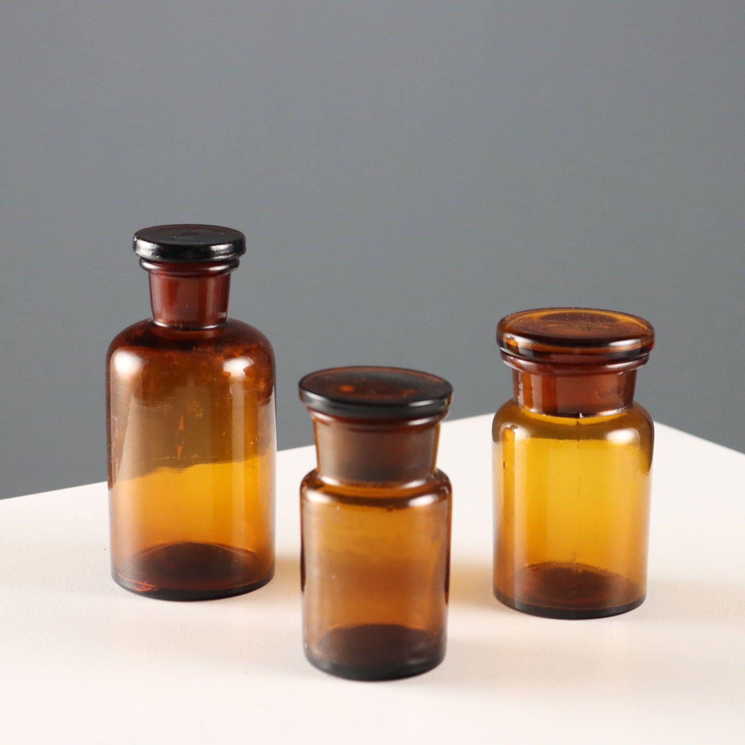 Antique Apothecary Jugs Various Dimensions Italy XX Century photo vinterior