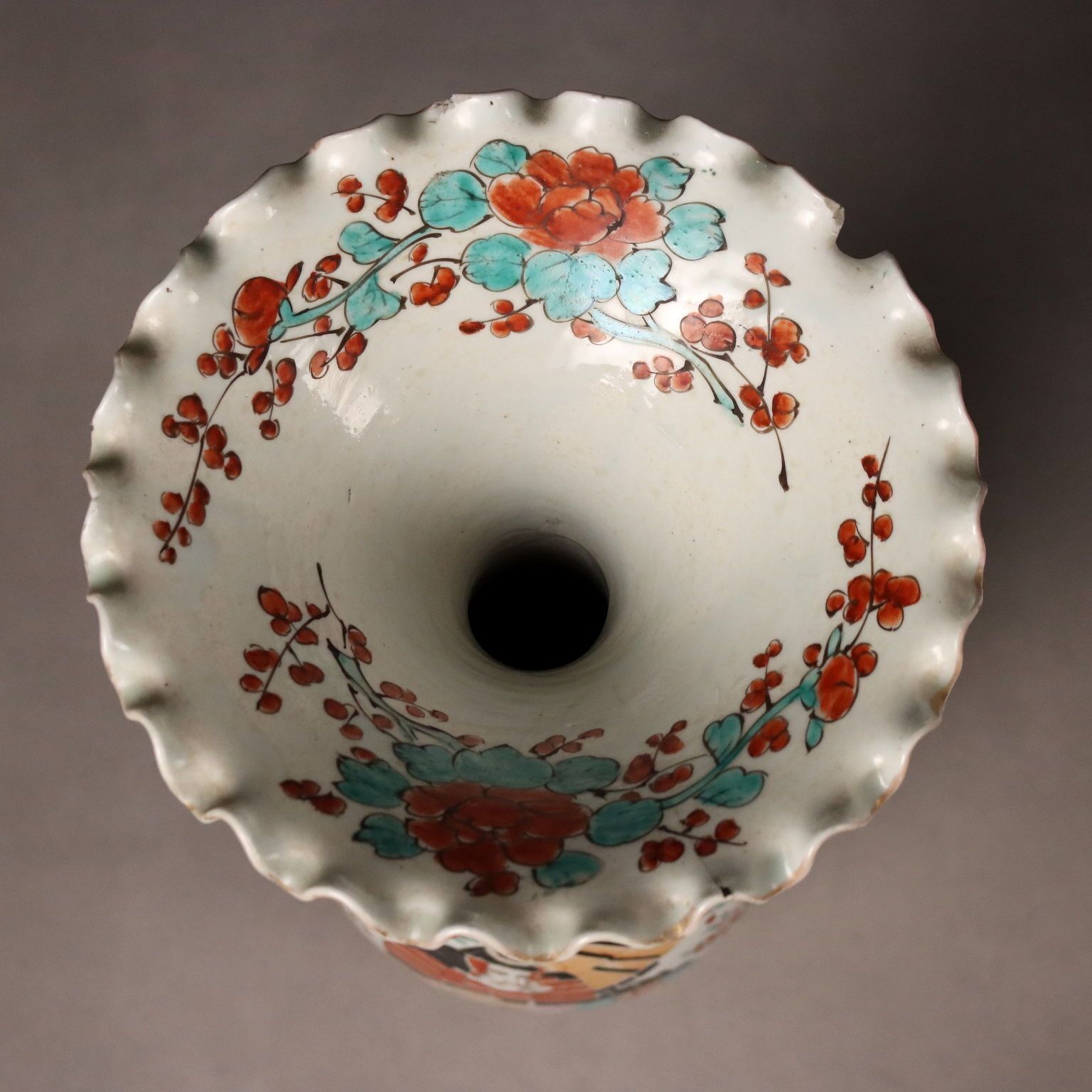 photo furniture Antique Vases Porcelain Trumpet Shaped Japan Taisho 1910 1920