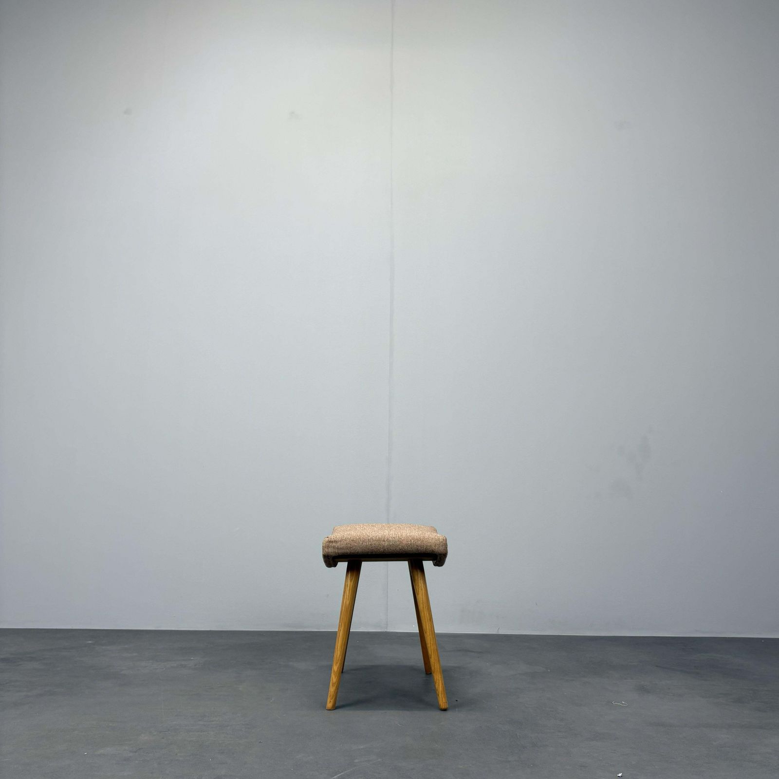 Vintage Footstool By Moravská ústředna Brno, 1988, Czechoslovakia photo Furniture