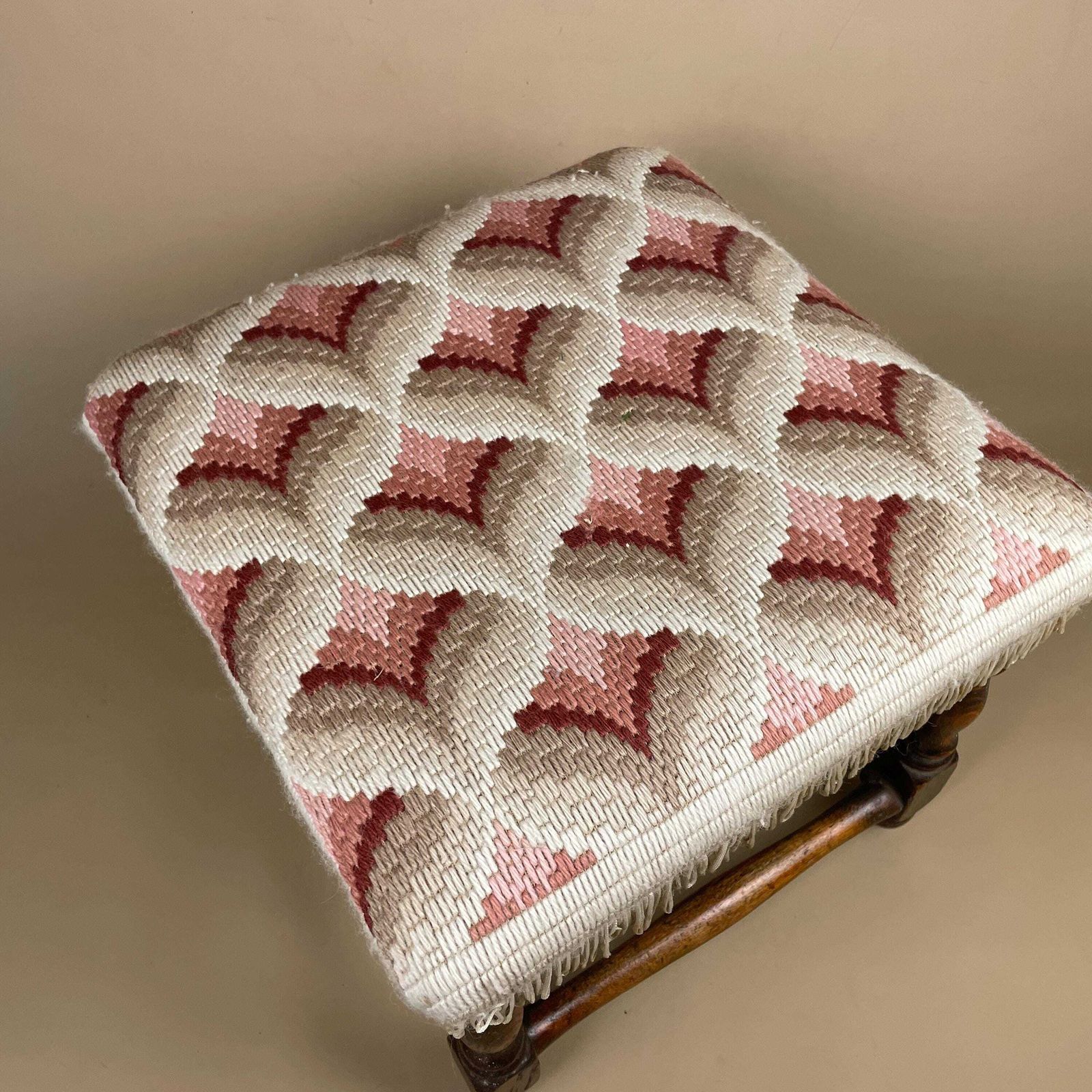 Vintage Upholstered Footstool Pink Cream Retro Pattern Fringe Trim Wooden Frame Mid Century Small Stool Upholstered Ottoman Cottage Decor photo furniture