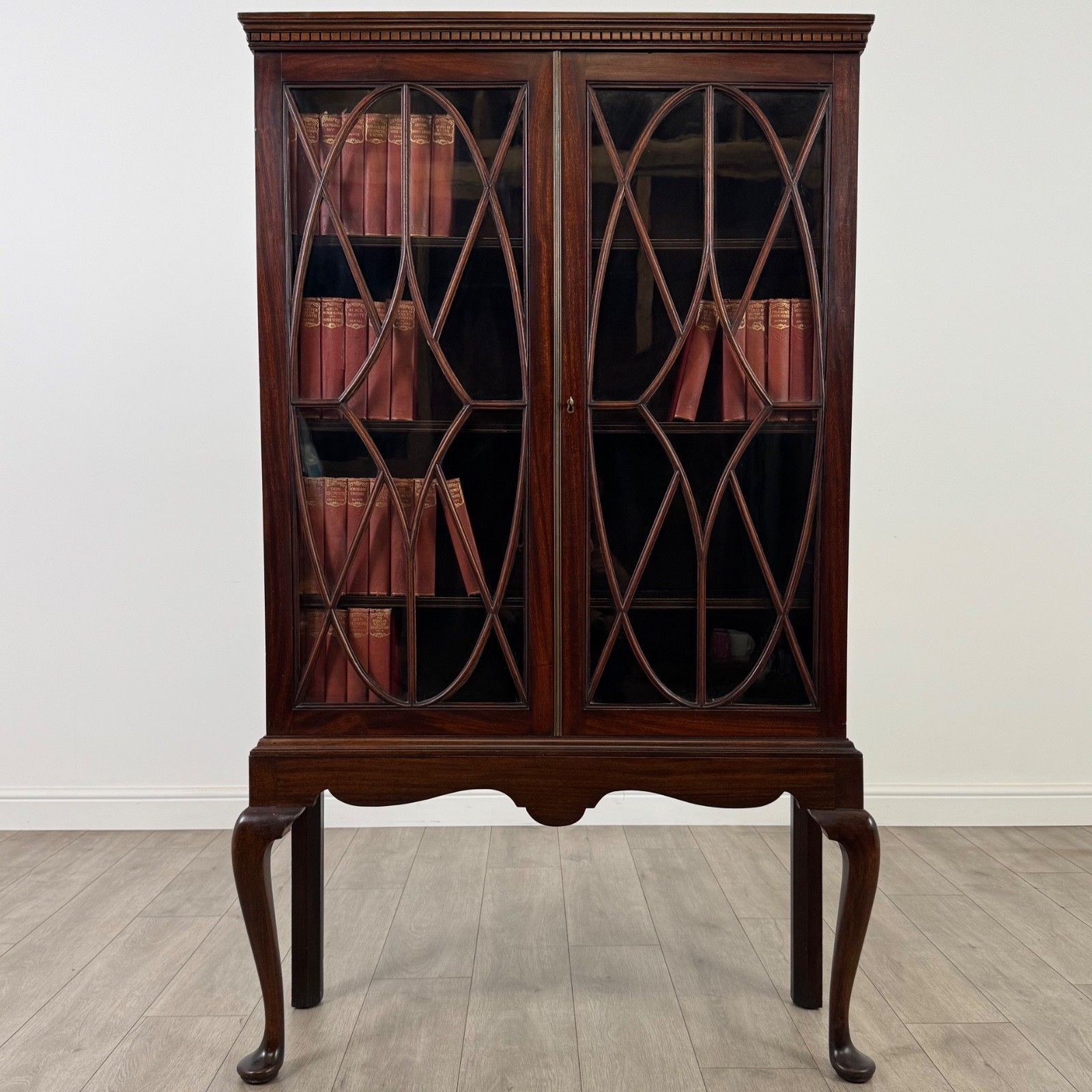 Antique 20th Century Display Cabinet In Mahogany