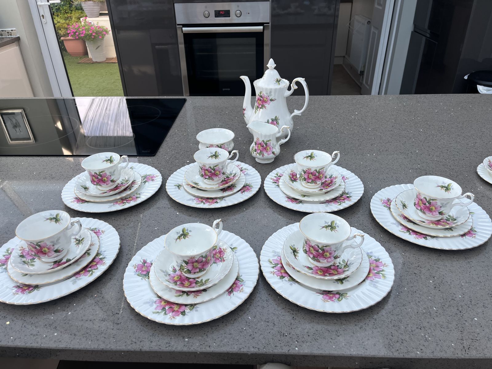 Royal Albert Prairie Rose Collection Of Teacups, Saucers, Lunch/Salad Plates, Sugar Bowl, Cream Jug And Coffee Pot, Made In 1962 photo vintage