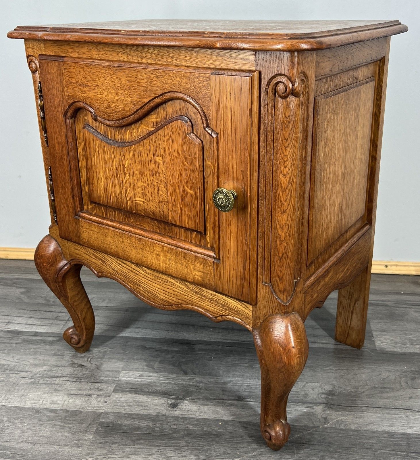Pair Of  Bedside Tables Vintage French Louis Oak Nightstands Cabinets Lot 4255 photo buy
