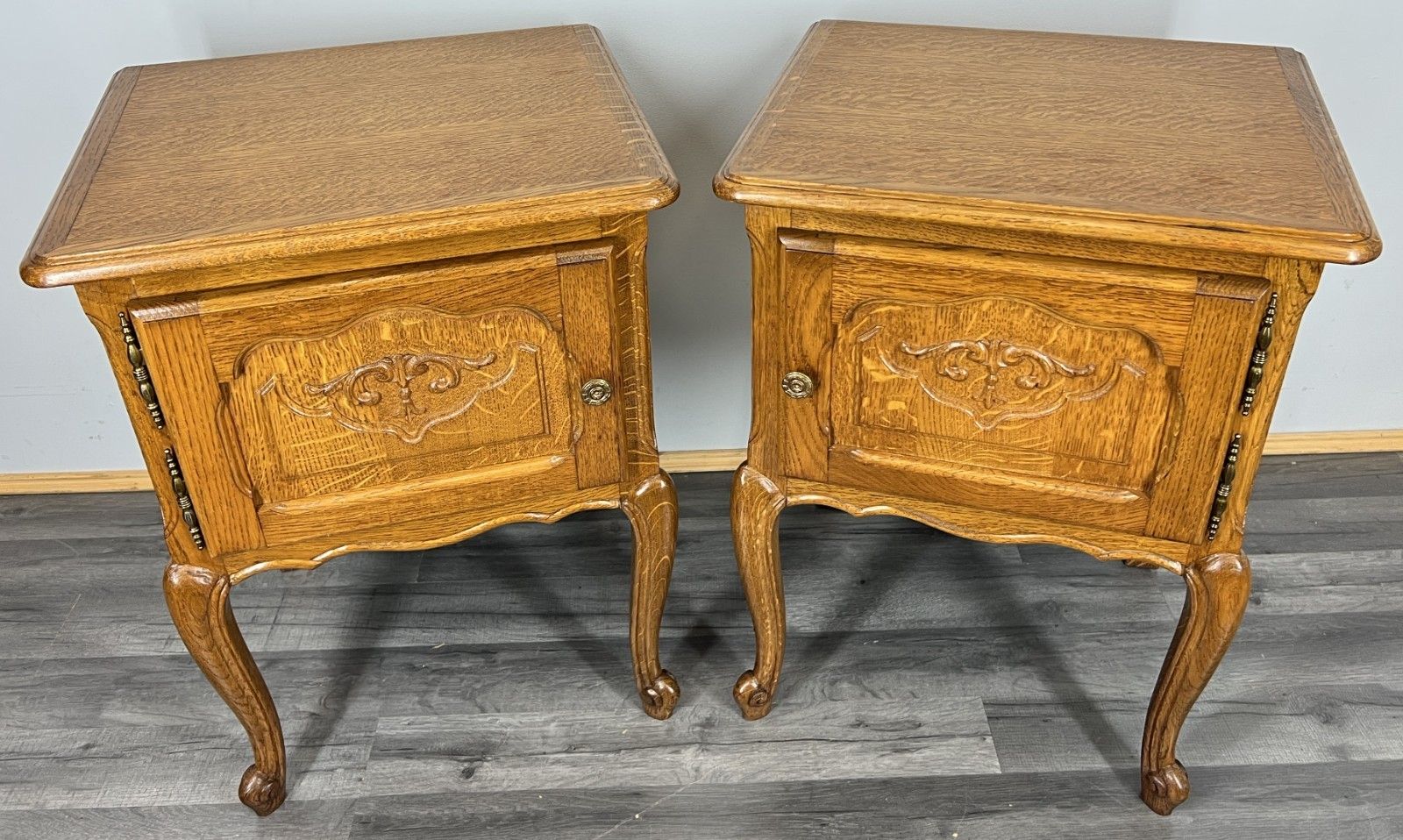 Pair Of  Bedside Tables Vintage French Louis Oak Nightstands Cabinets Lot 4243