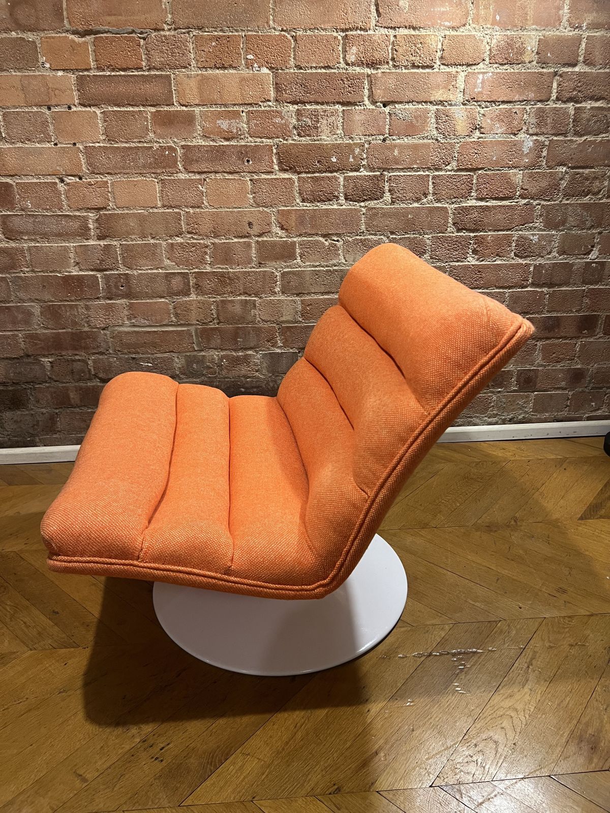 Artifort F506 Lounge Chair By Geoffrey David Harcourt photo furniture