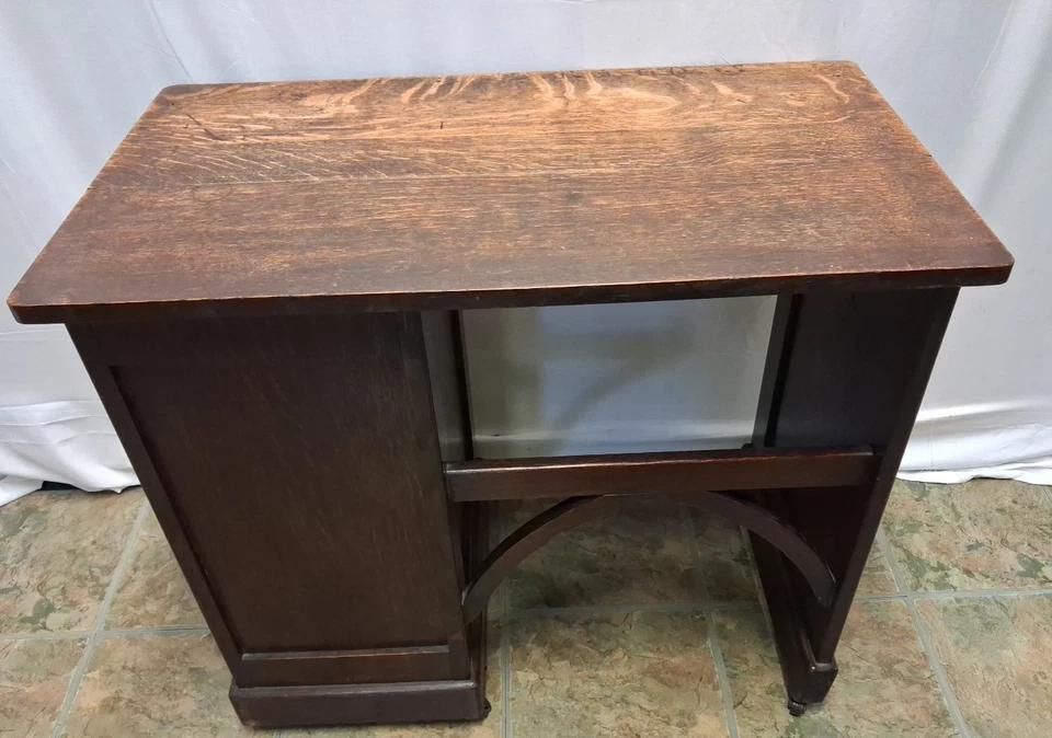 photo furniture Antique Oak Childs Writing Desk With Knee Hole On Casters Lots Of Patina