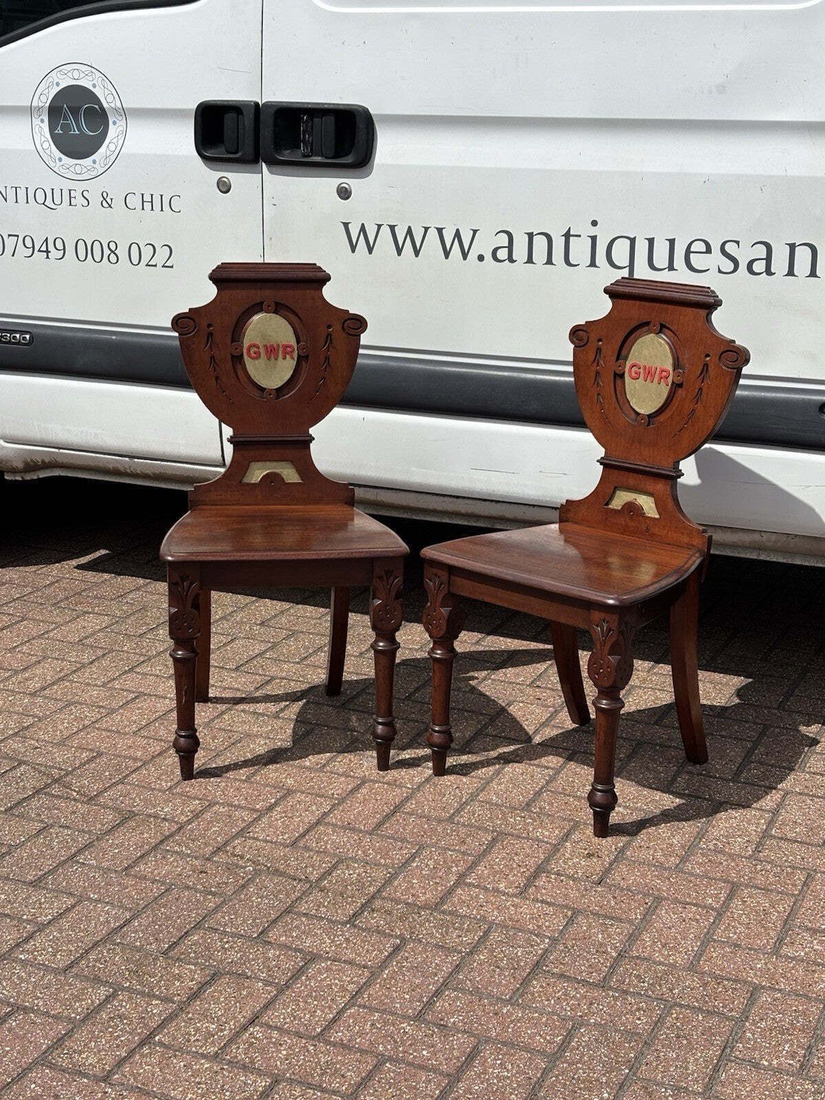 photo furniture Victorian Waiting Room Mahogany Chairs