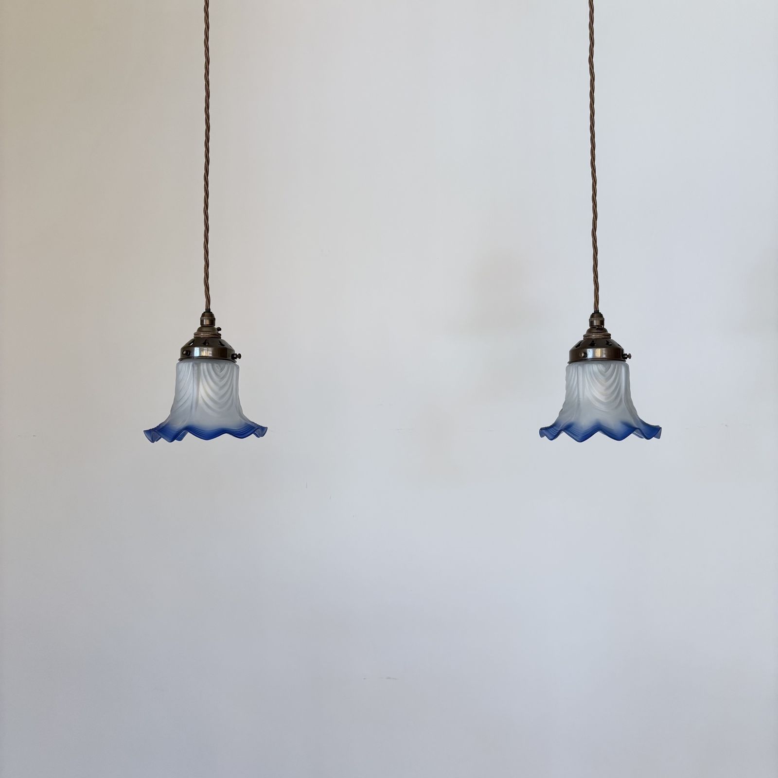 Pair Of Frosted Frill Shades With Blue Edge