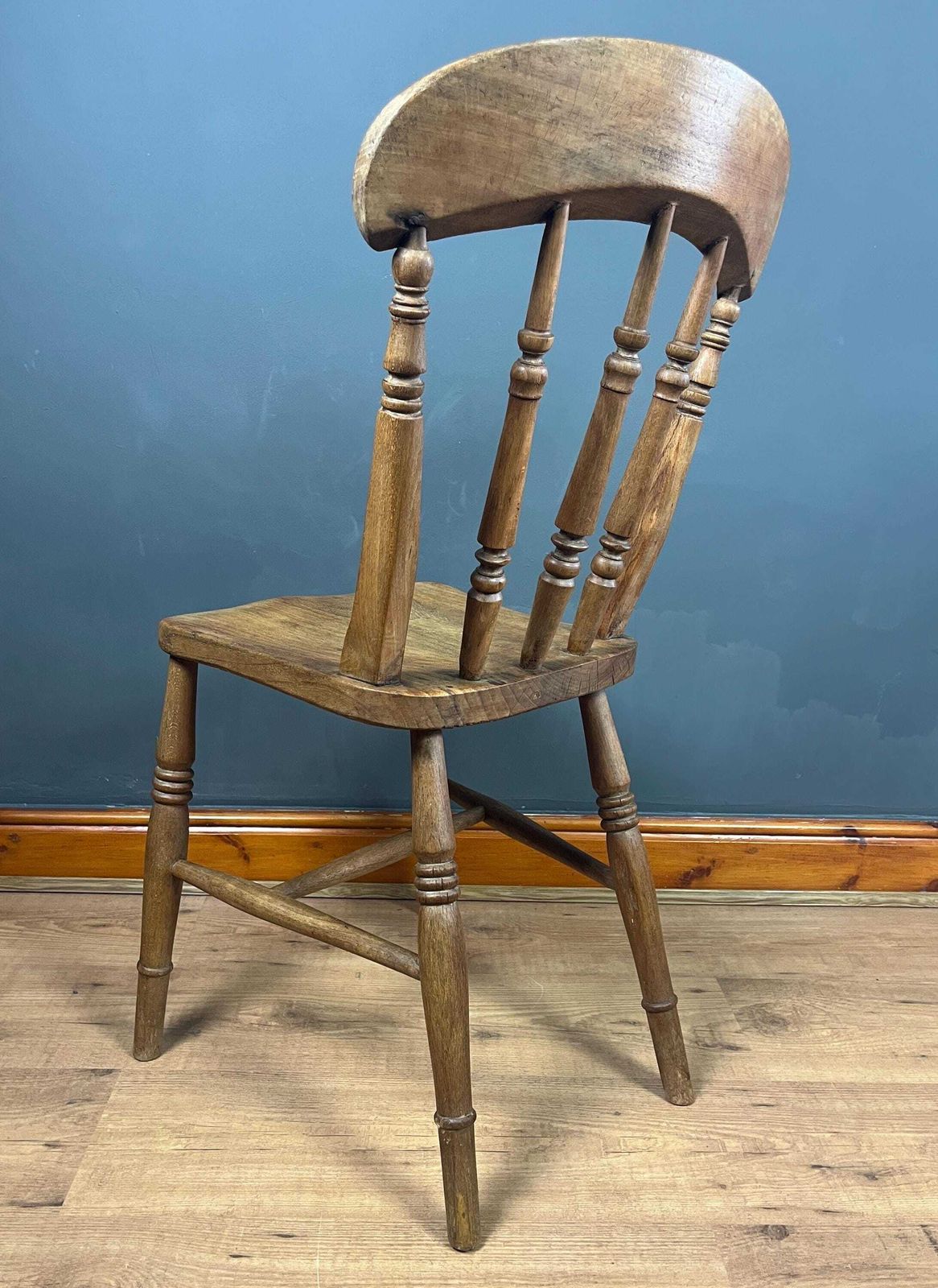 photo furniture Antique Victorian Windsor Stickback Spindle Kitchen Chair