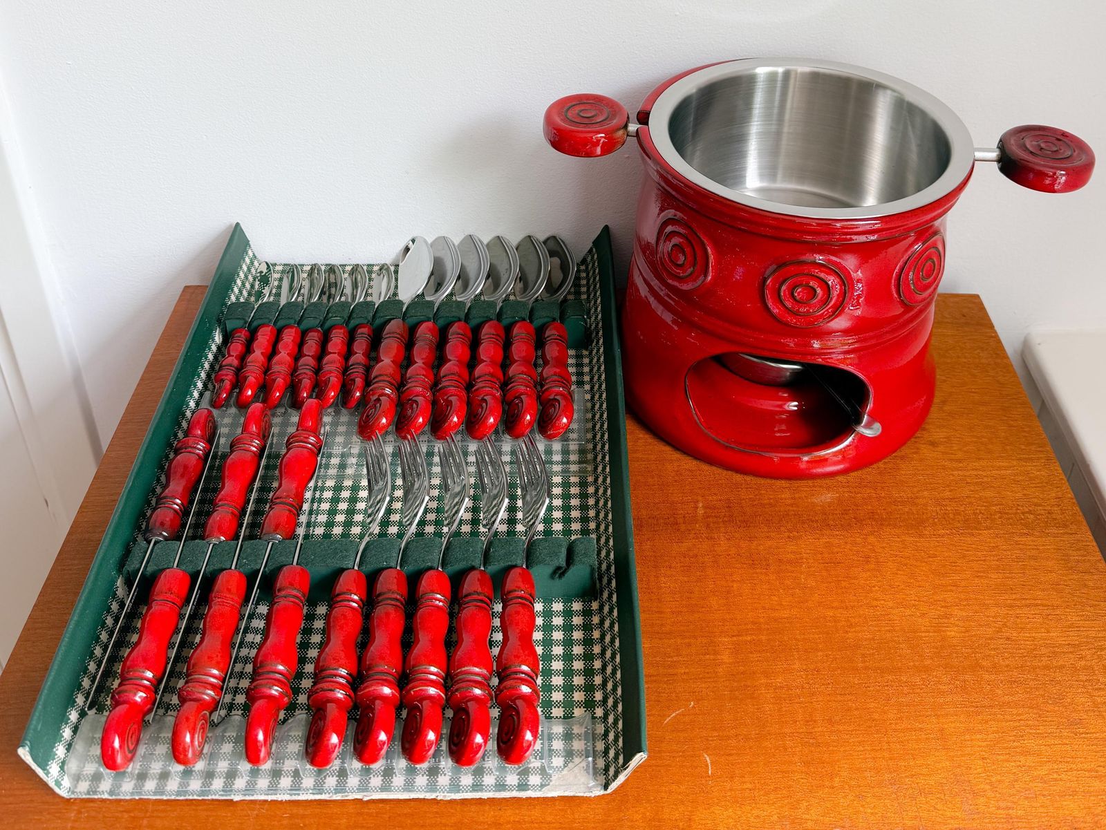 Vintage Wilkens “Tirol” Cutlery Set And Fondue Pot – Red Ceramic & Stainless Steel 18/8 – Made In Germany – 1970s   Mid Century photo furniture