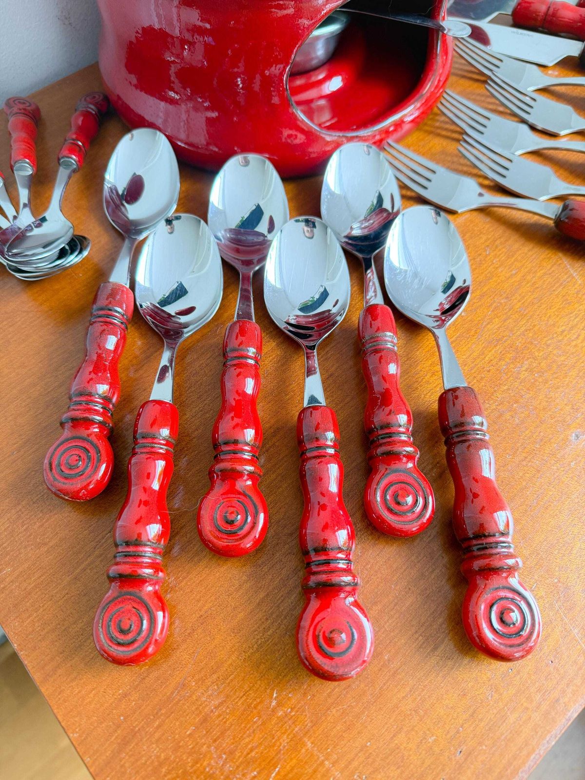 Vintage Wilkens "Tirol" Bestekset En Fonduepan – Rood Keramiek & Roestvrij Staal 18/8 – Made In Germany – Jaren 1970 Mid Century photo 205.0