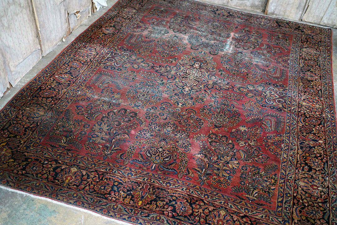 photo furniture A Large Early 20thc Sarouk Carpet C.1930 40