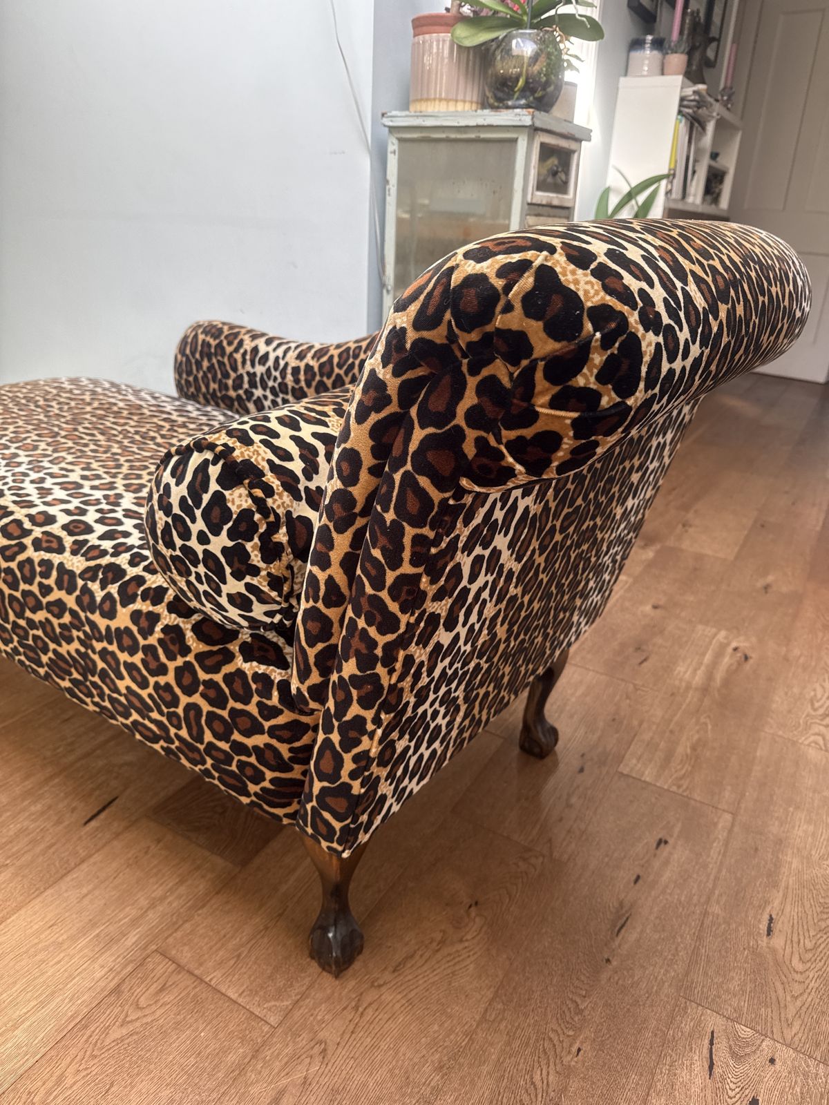 Chaise Longue Sofa In Velvet Leopard Skin photo furniture