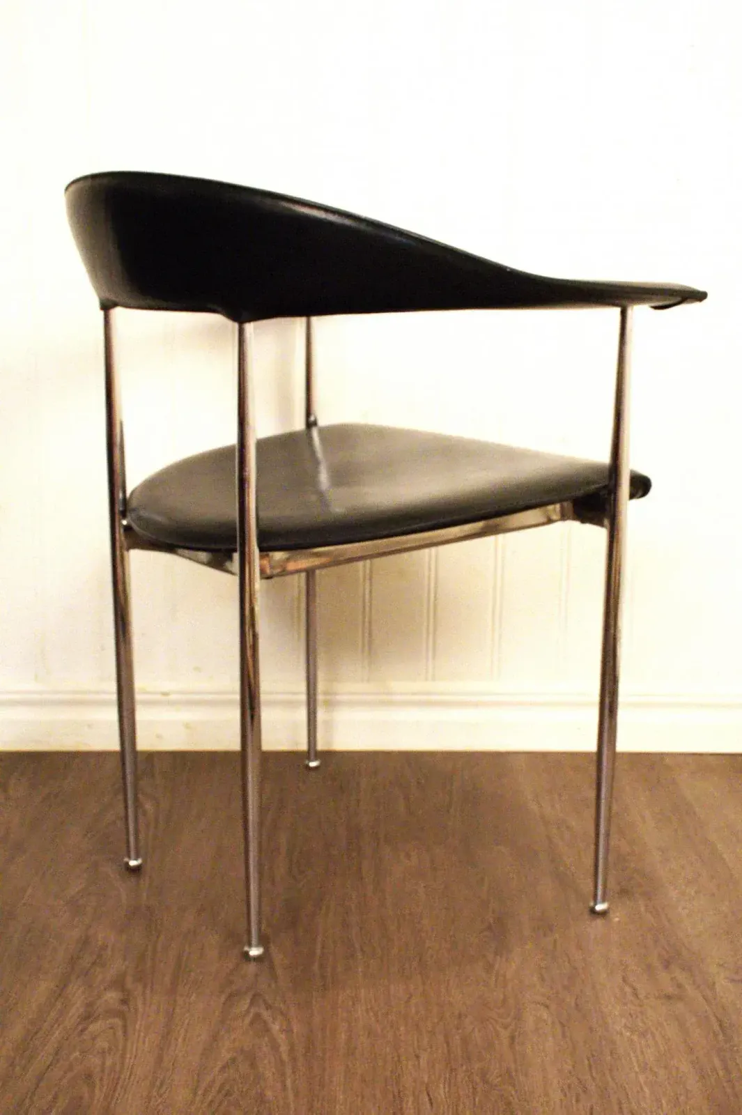 photo for sale Italian Phase P40 Armchairs By Giancarlo Vegni & Gianfranco Gualtierotti For Fasem, Set Of 8