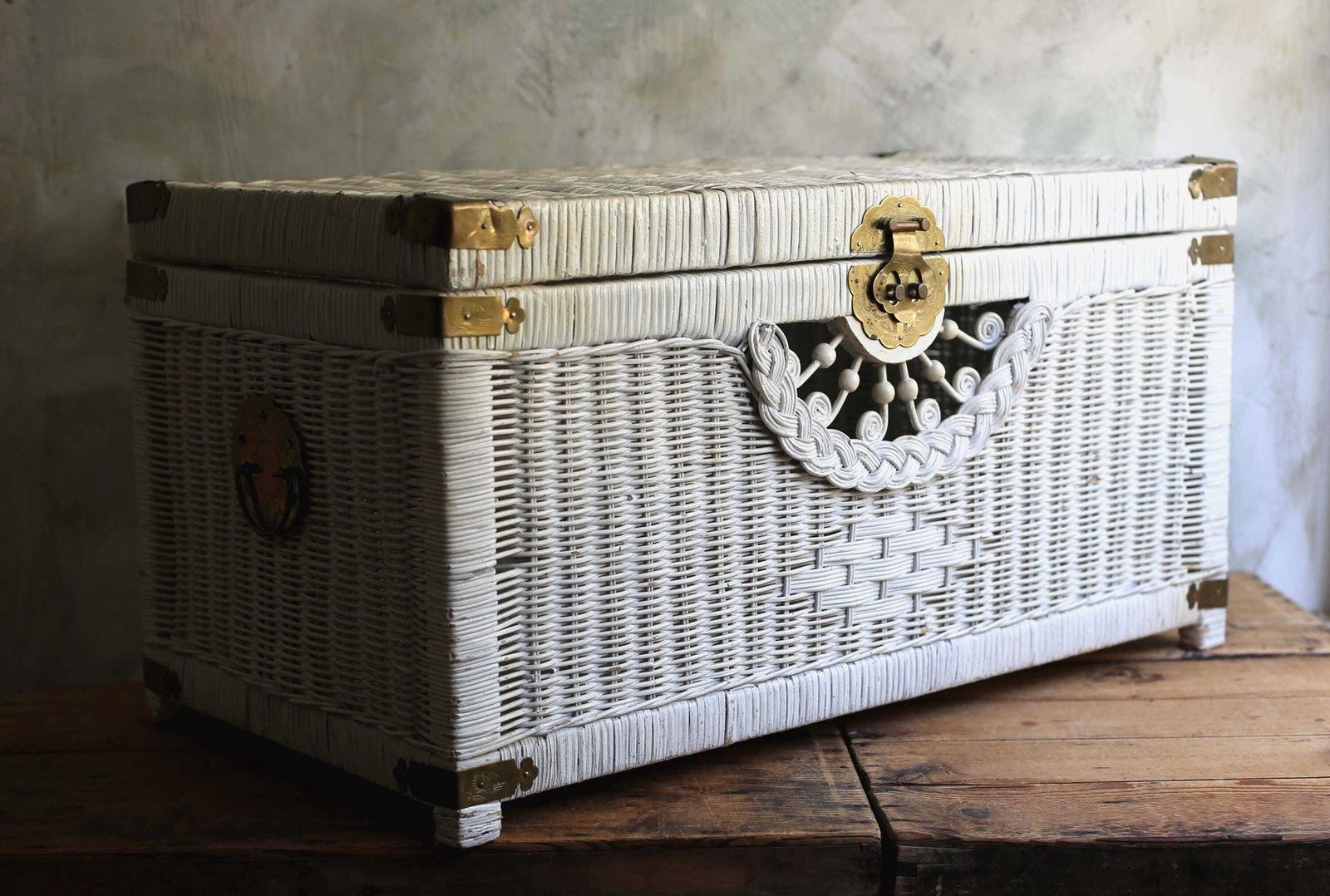 Large Wicker Peacock Trunk White Rattan Linen Storage Chest Laundry Basket Furniture photo Furniture