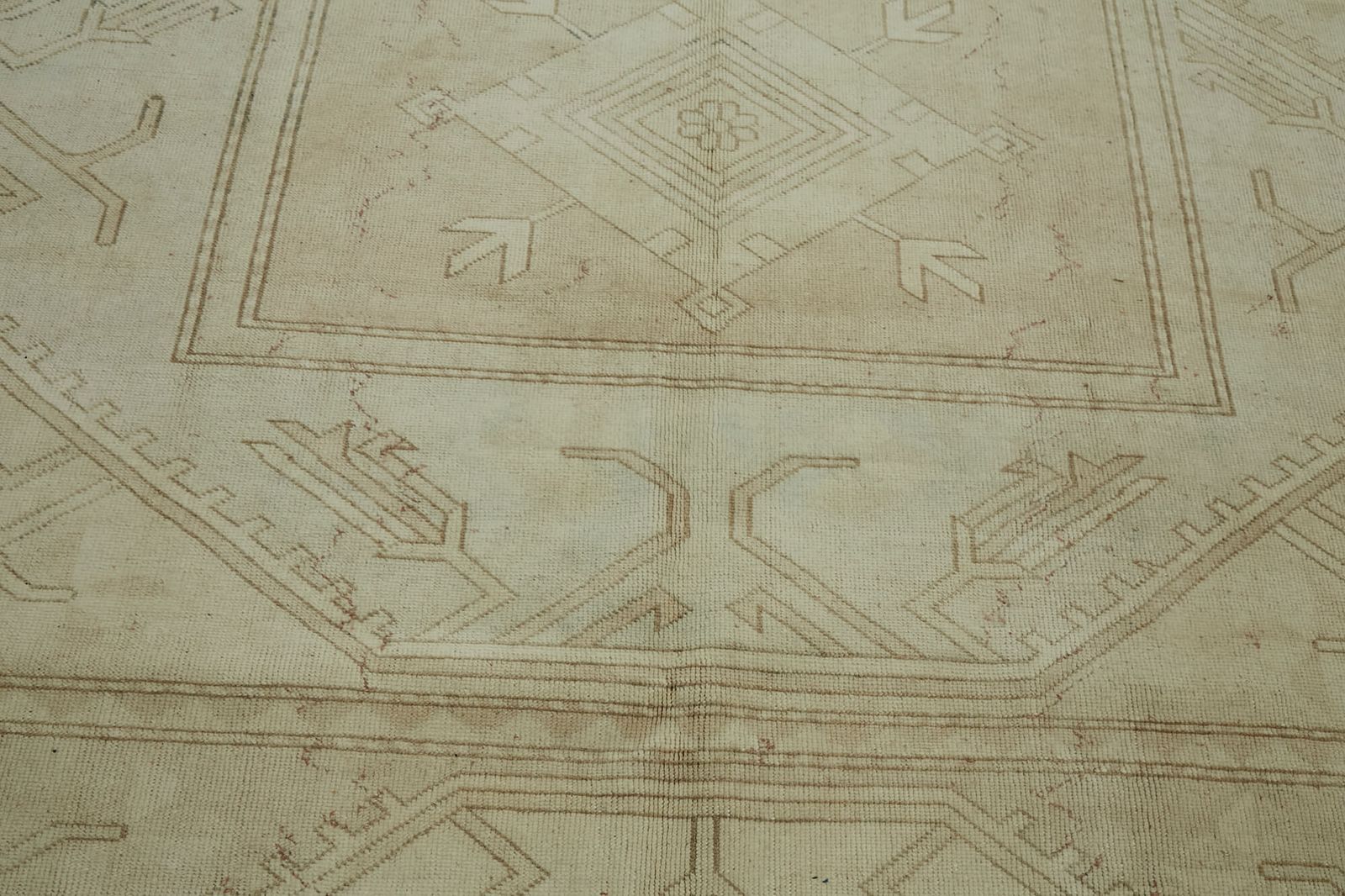 photo for sale Handamde Beige Vintage Large Area Rug 264 Cm X 402 Cm