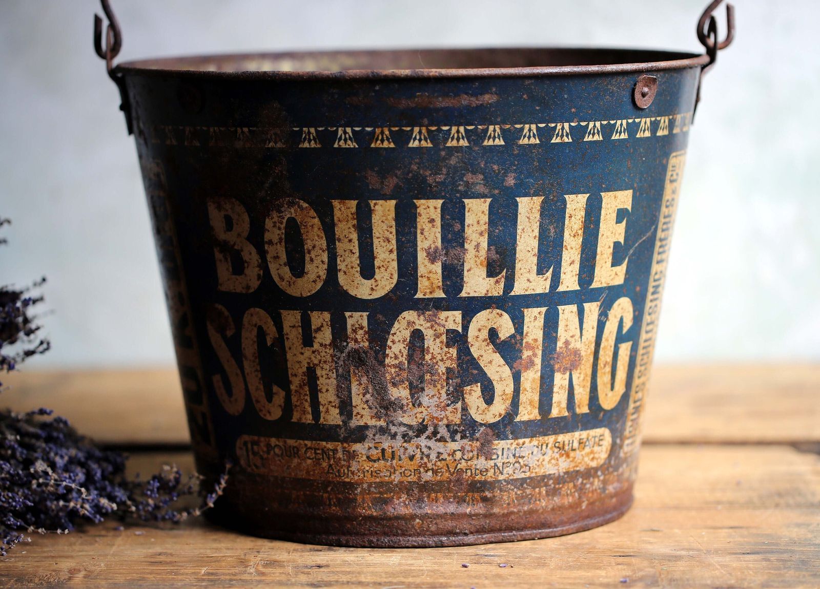Large Vintage French Bucket Rusty Pail Rustic Metal Advertising Bouillie Schloesing photo vinterior