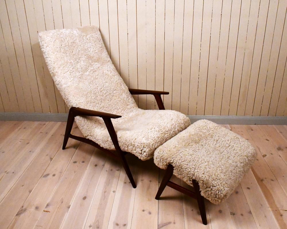 Set: Zweedse Siesta Lounge Chair Met Voetenbank In Teakhout En Schapenvacht Van Jio Möbler, Ca. Jaren 1950 photo 4495.0