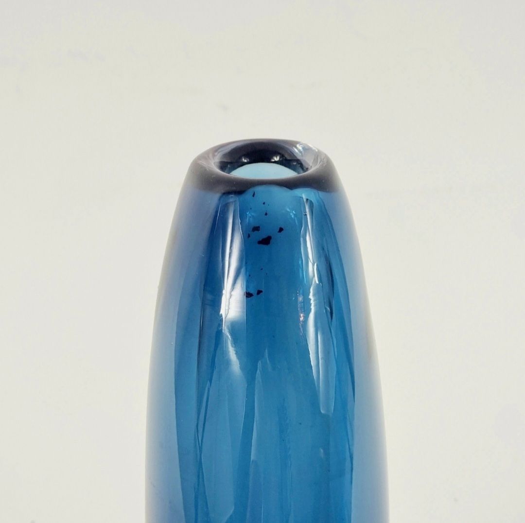 Gesigneerde Grote Mid Century Scandinavische Sommerso Glazen Vaas Van Vicke Lindstrand Voor Kosta, Zweden, Jaren 1960 photo vinterior
