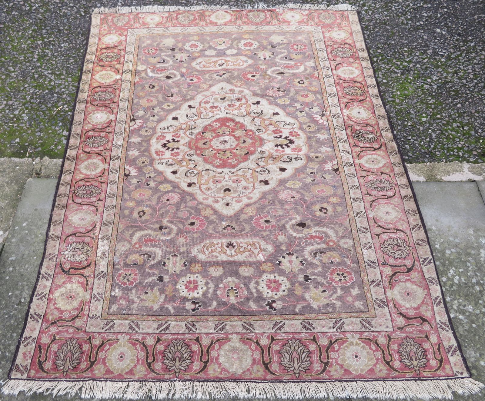 19th Century Turkish Istanbul Bandirma Rug. 184cm X 140cm. photo furniture