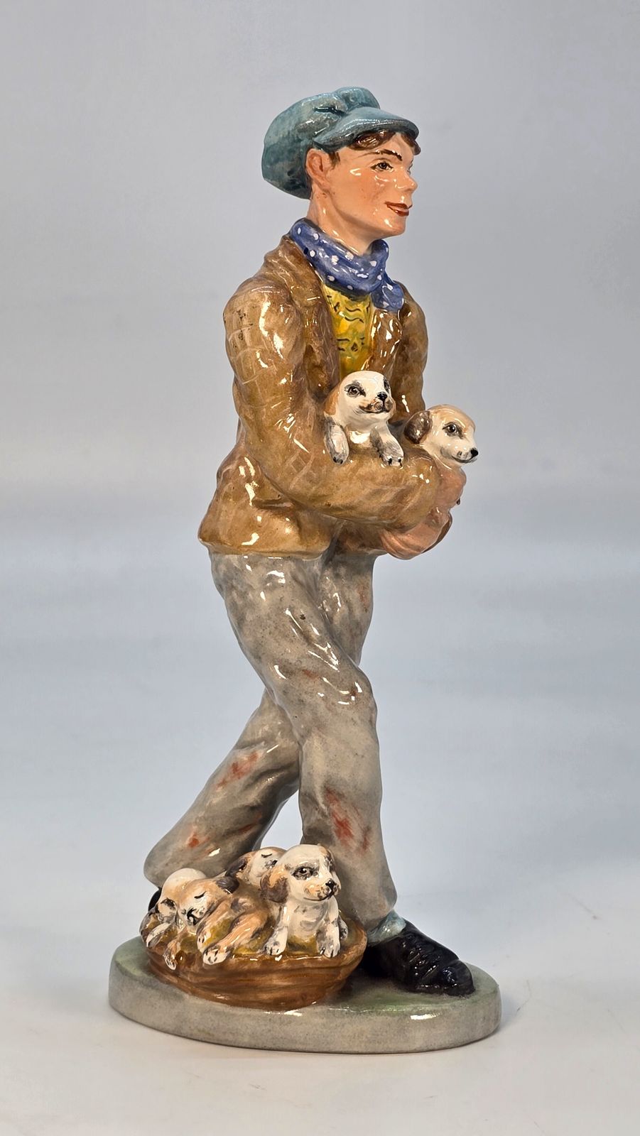 A Rare Edwardian Wedgwood & Co. Ltd China Figure Of The Puppy Seller. photo buy