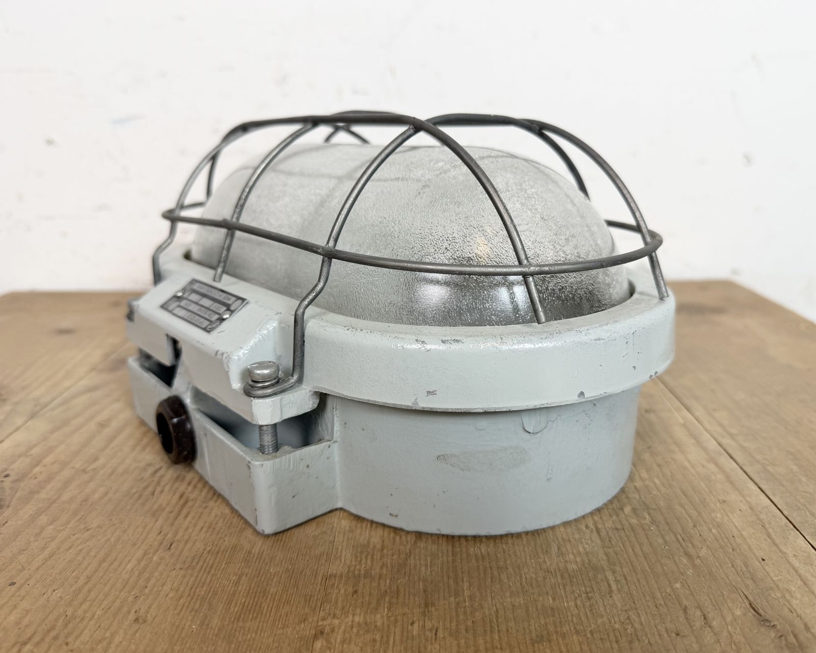 Lighting Industrial Cast Aluminium Wall Light With Frosted Glass From Elektrosvit, 1970s, 5x photo