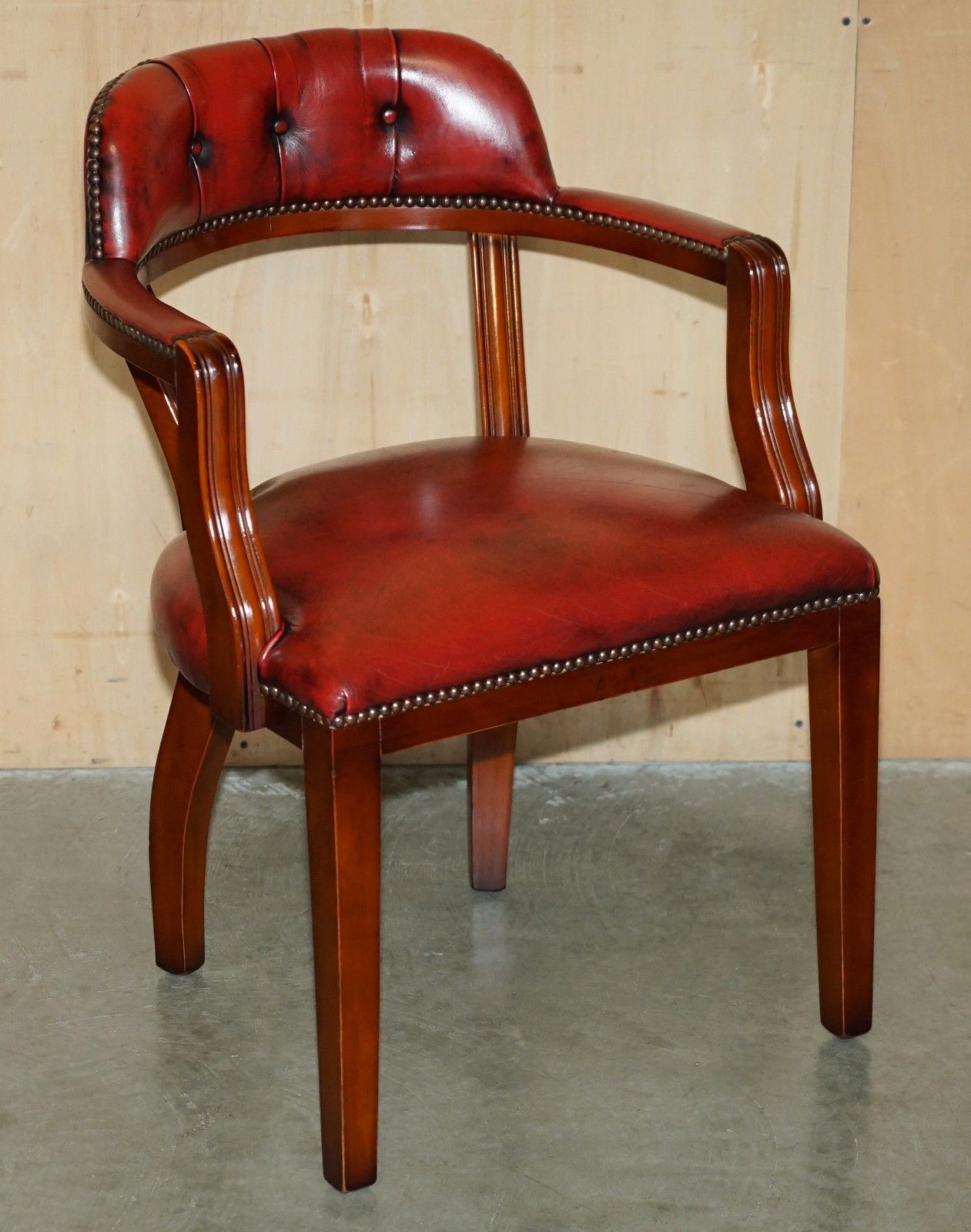 photo vinterior Pair Oxblood Bordeaux Leather Chesterfield Court Captains Chairs Part Of Suite