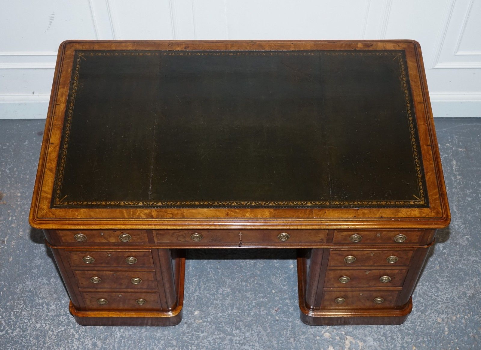 photo vinterior Important Royal Druce & Co London 1840's Restored Burr Walnut Twin Pedestal Desk